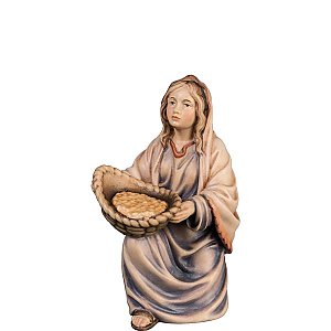 FL425172Natur11,5 - A-Woman kneeling with basket